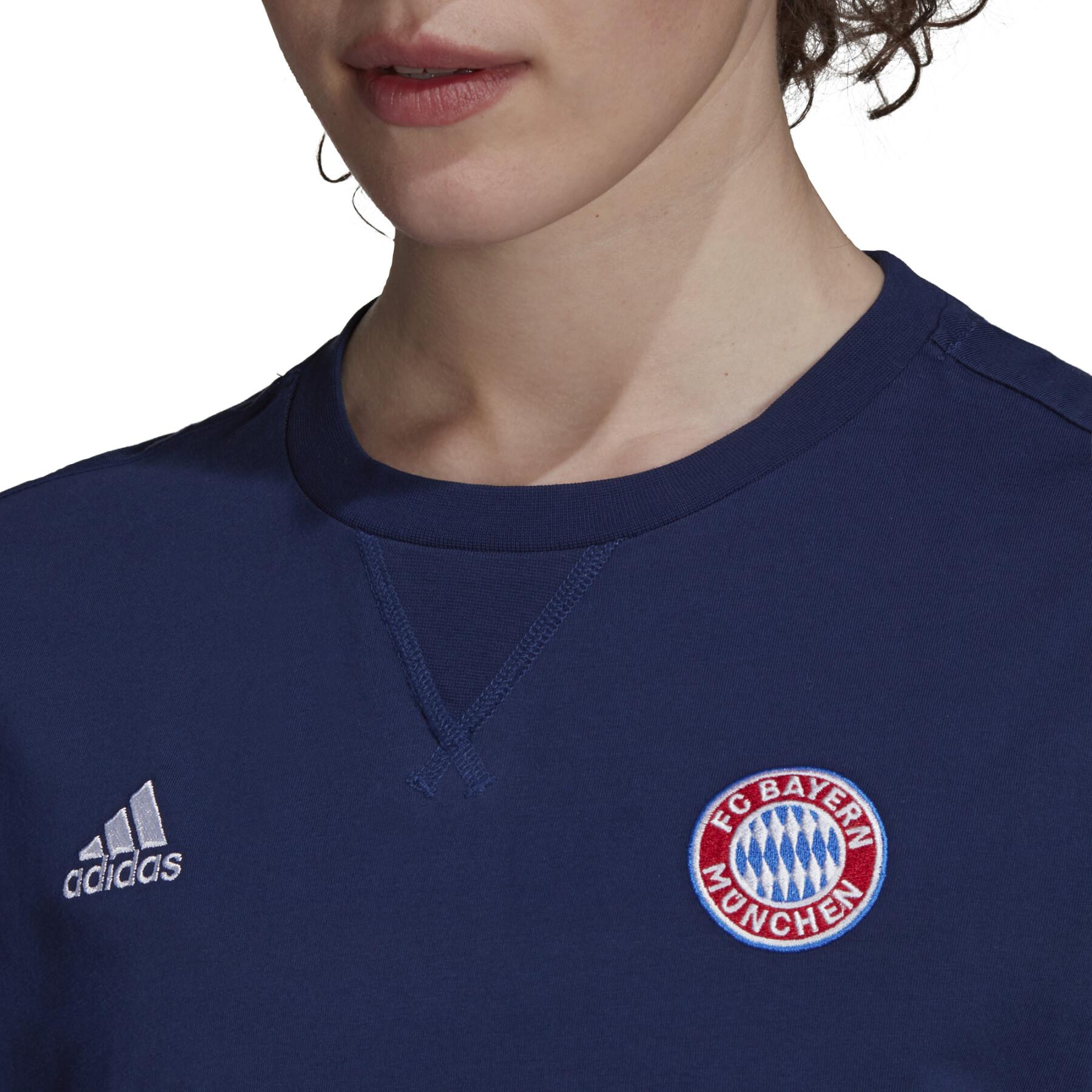 Camisola feminina FC Bayern Munich 2021/22 Travel