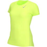 Camiseta feminina Nike dynamic fit race